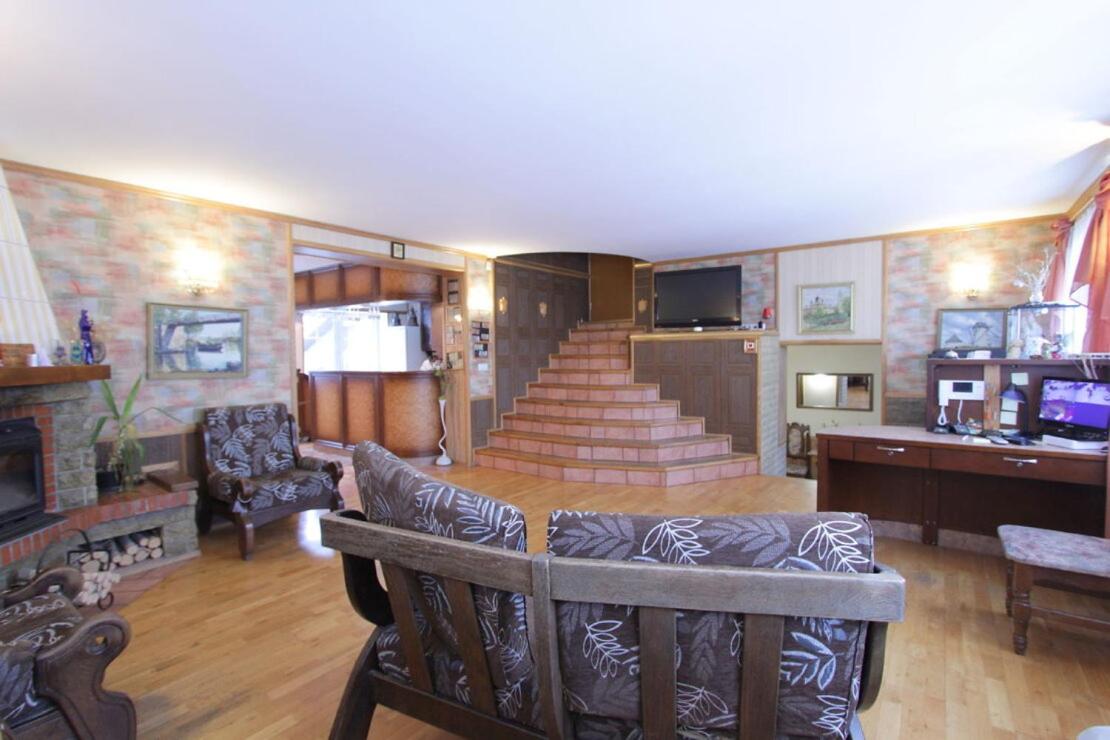 Urusel Hotel