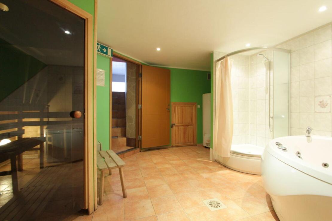 Urusel Hotel