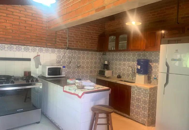 Chacara aconchegante e familiar Em Condomínio