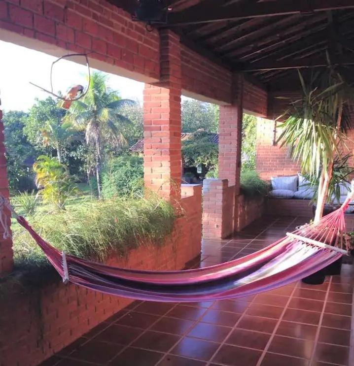 Chacara aconchegante e familiar Em Condomínio