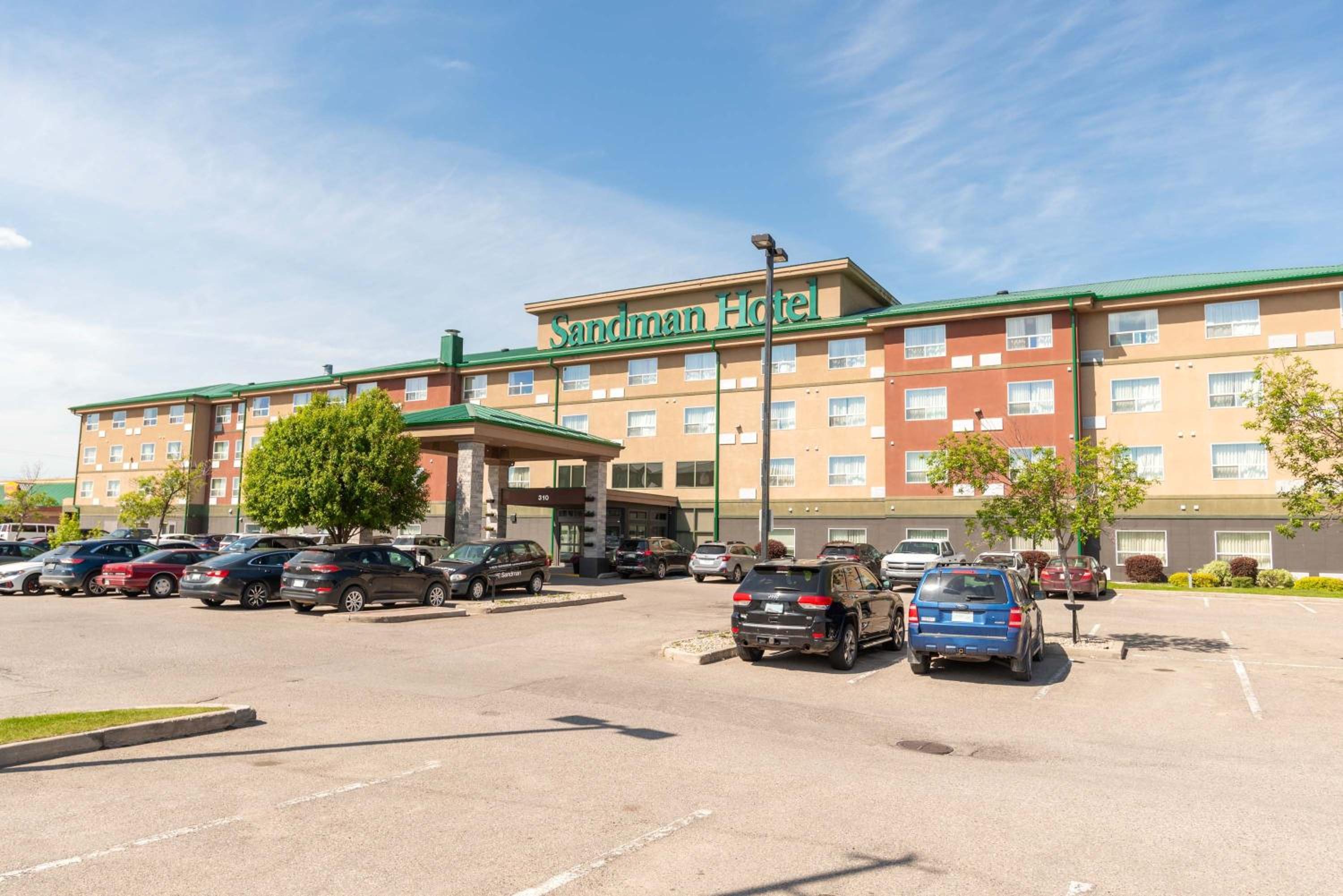 Saskatoon Vacations - Sandman Hotel Saskatoon - Property Image 1