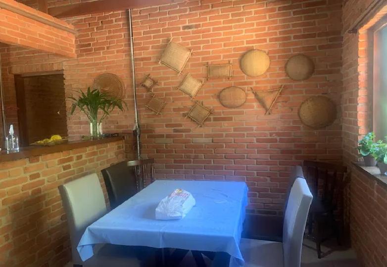 Chacara aconchegante e familiar Em Condomínio