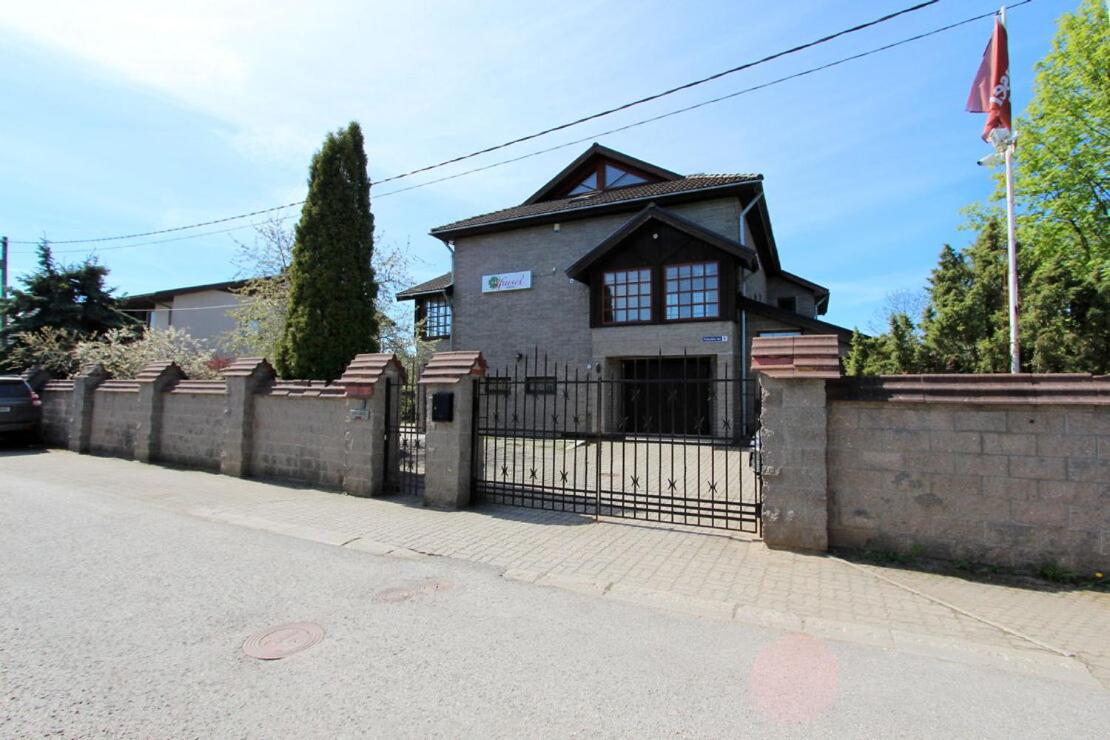 Urusel Hotel