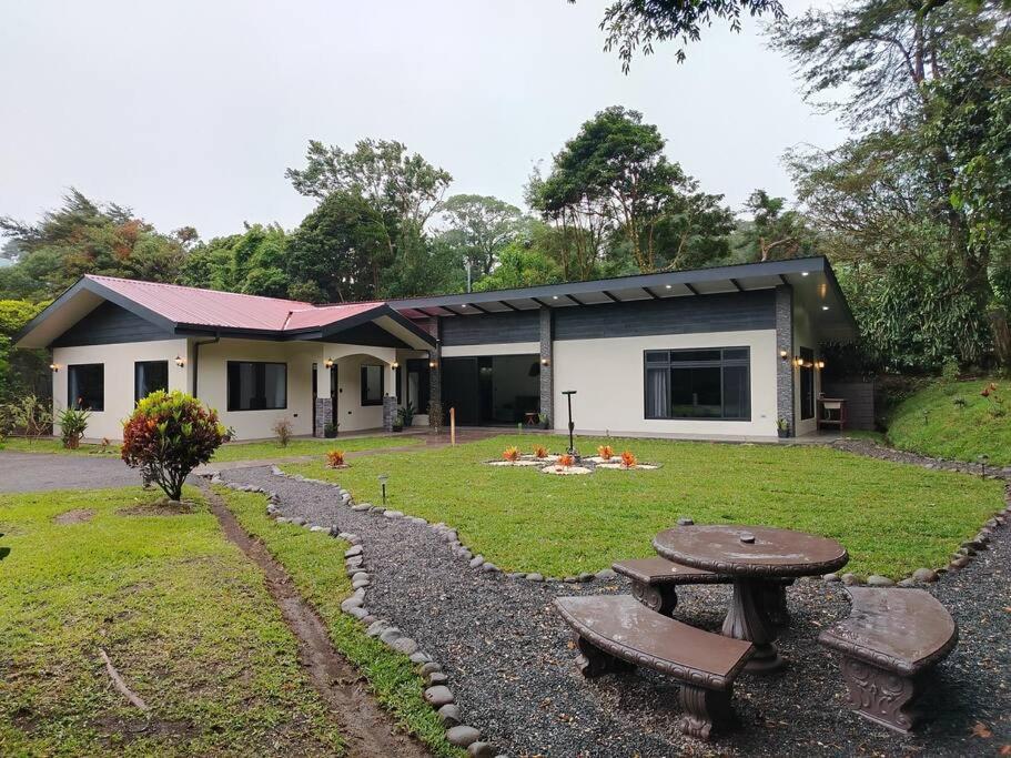 CABAÑAS REFUGIO VERDE MONTEVERDE, CASA NIEBLA MONTEVERDE, beautiful and private New Place