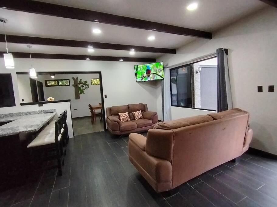 CABAÑAS REFUGIO VERDE MONTEVERDE, CASA NIEBLA MONTEVERDE, beautiful and private New Place