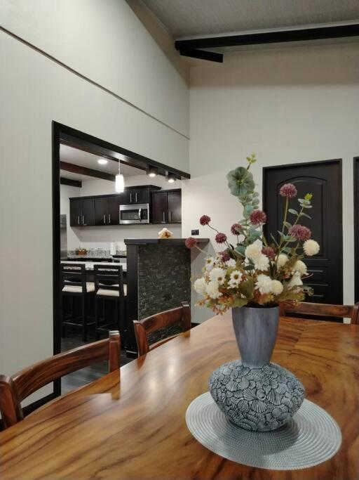 CABAÑAS REFUGIO VERDE MONTEVERDE, CASA NIEBLA MONTEVERDE, beautiful and private New Place