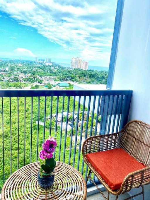 Seaview 2BR Family Crib in Mactan Newtown view 2