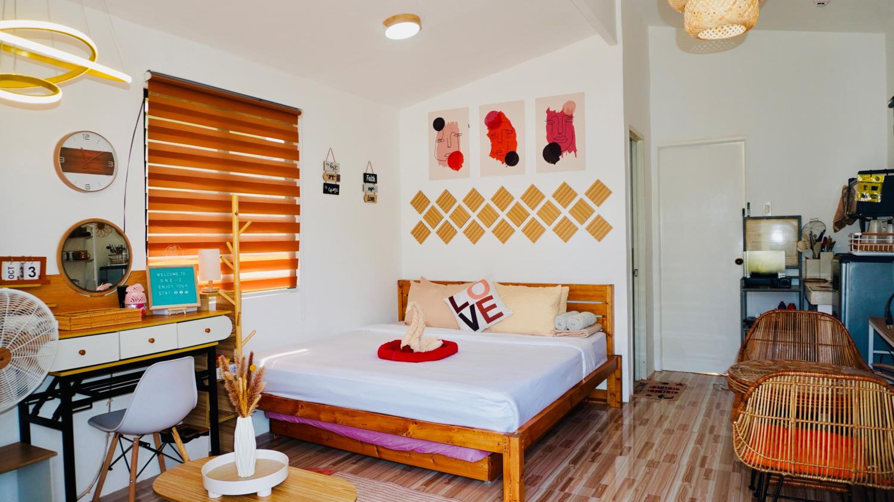 Olango Island - S&E-2 Tiny Guest House Fully Furnished with Hot Shower, Washer, Wi-Fi, Netflix & King-size Bed view 3