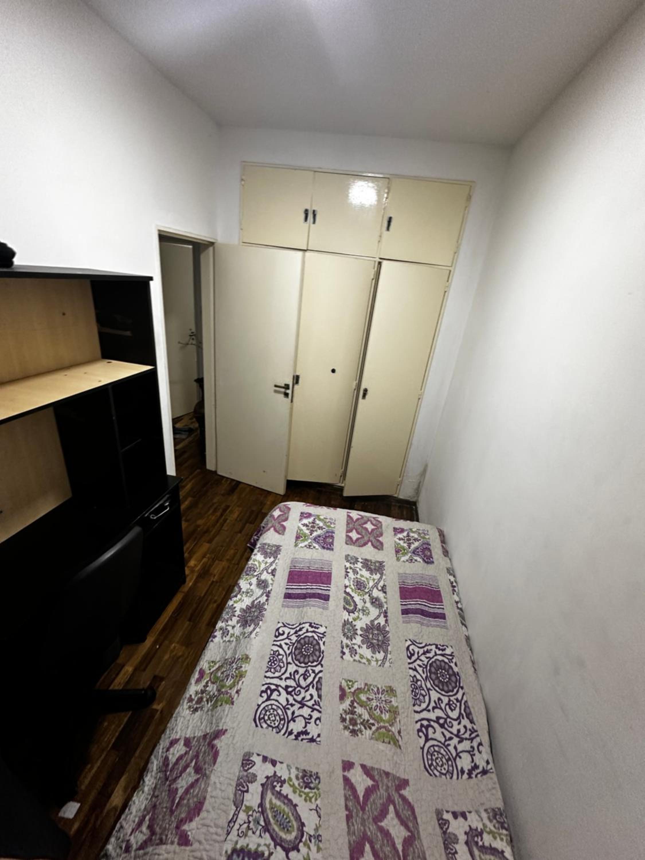 Apartamento 3 ambientes amoblado con patio con 2 habitaciones