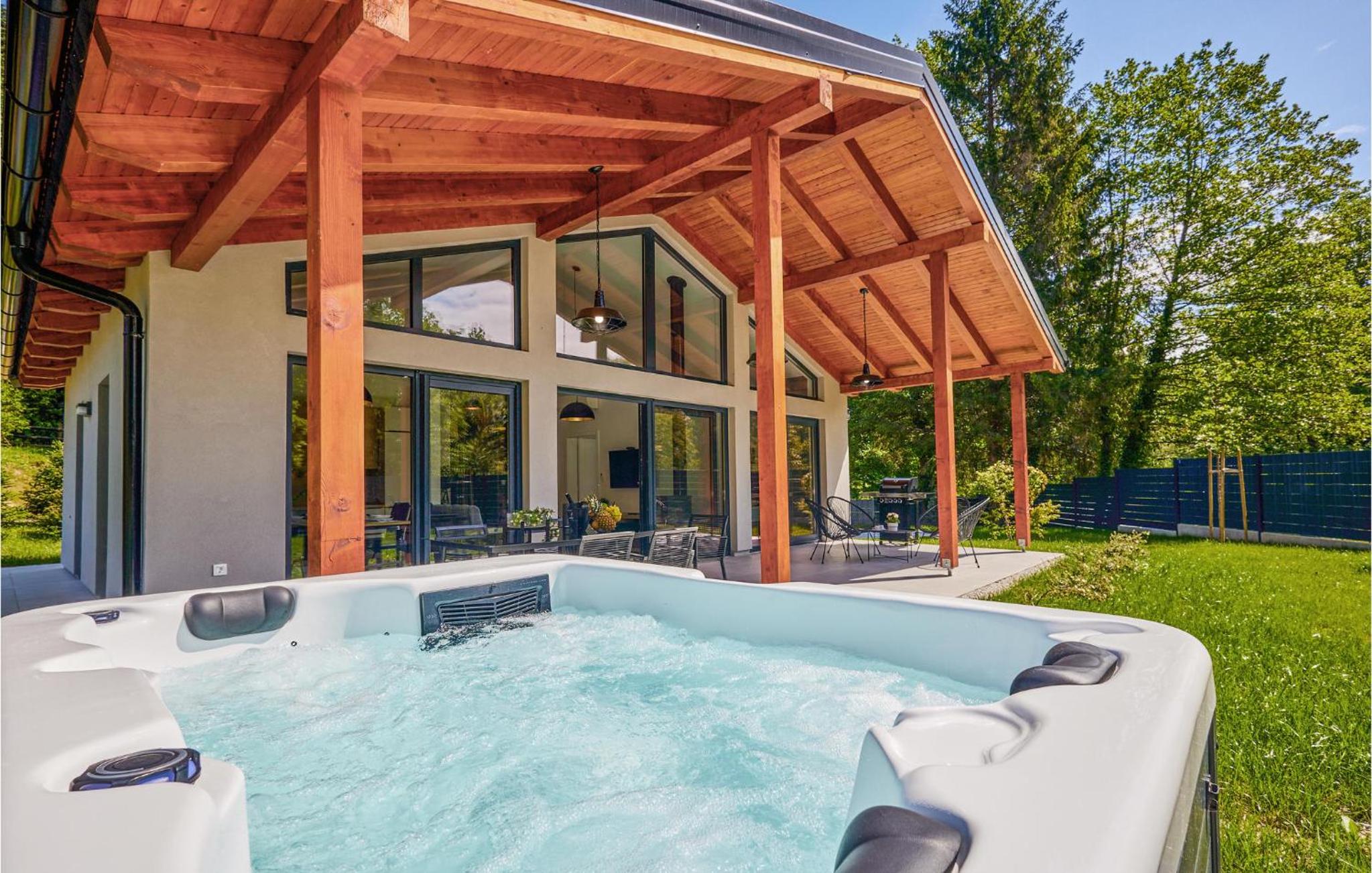 Cozy Home With Jacuzzi&Sauna view 2