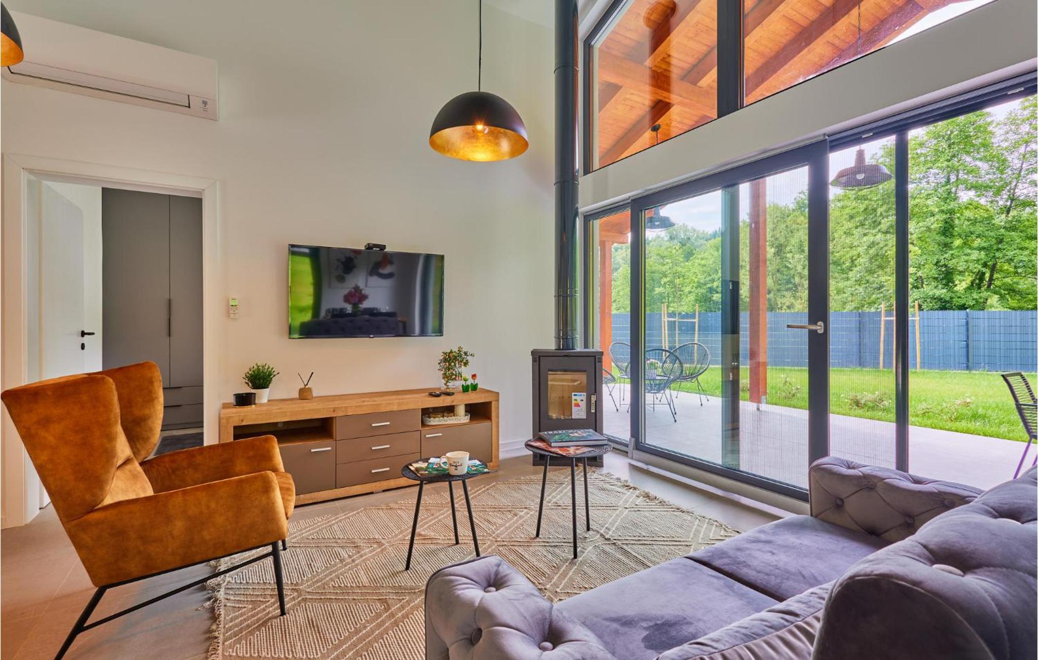 Cozy Home With Jacuzzi&Sauna view 3