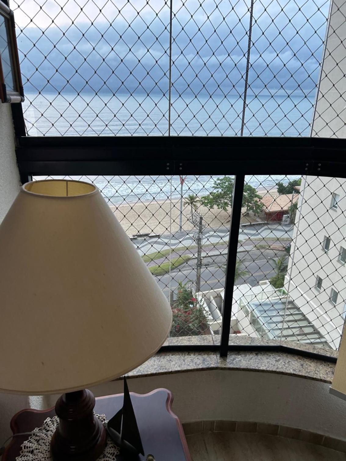 COBERTURA DE FRENTE PARA O MAR com churrasqueira na varanda coberta até 7 pessoas - Praia Martim de Sá