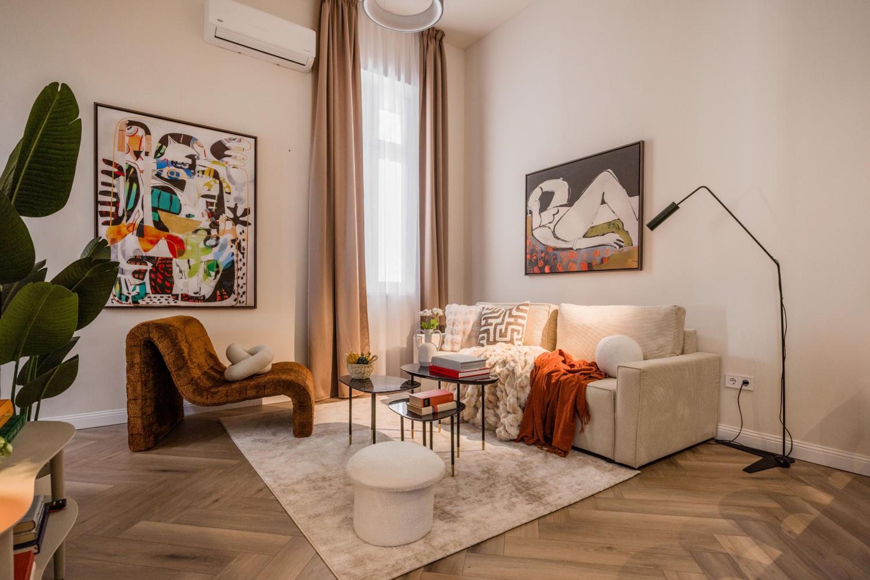 Luxury Art Deco Apartment Near Hungarian Parliament view 5