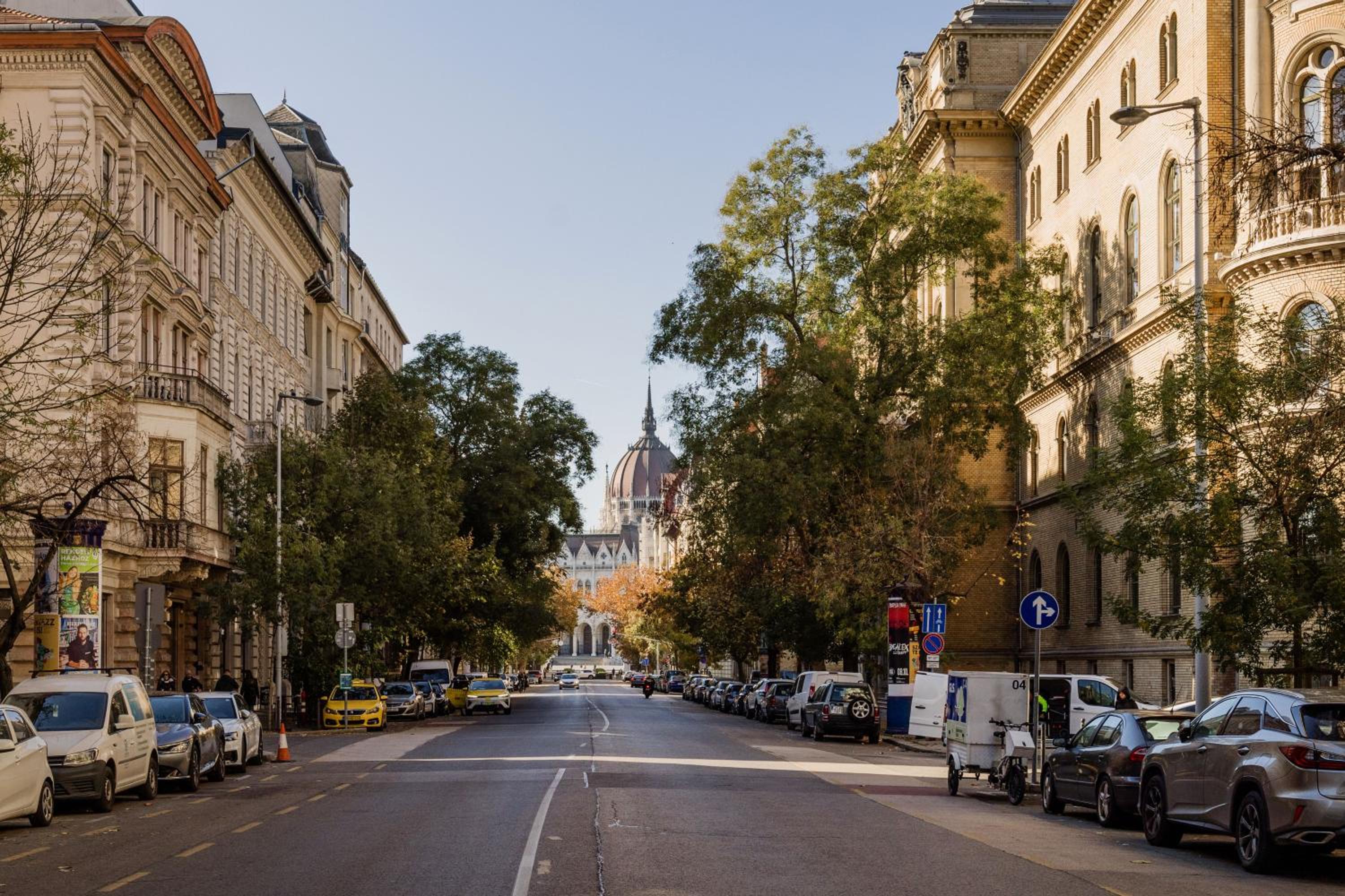 Luxury Art Deco Apartment Near Hungarian Parliament view 4
