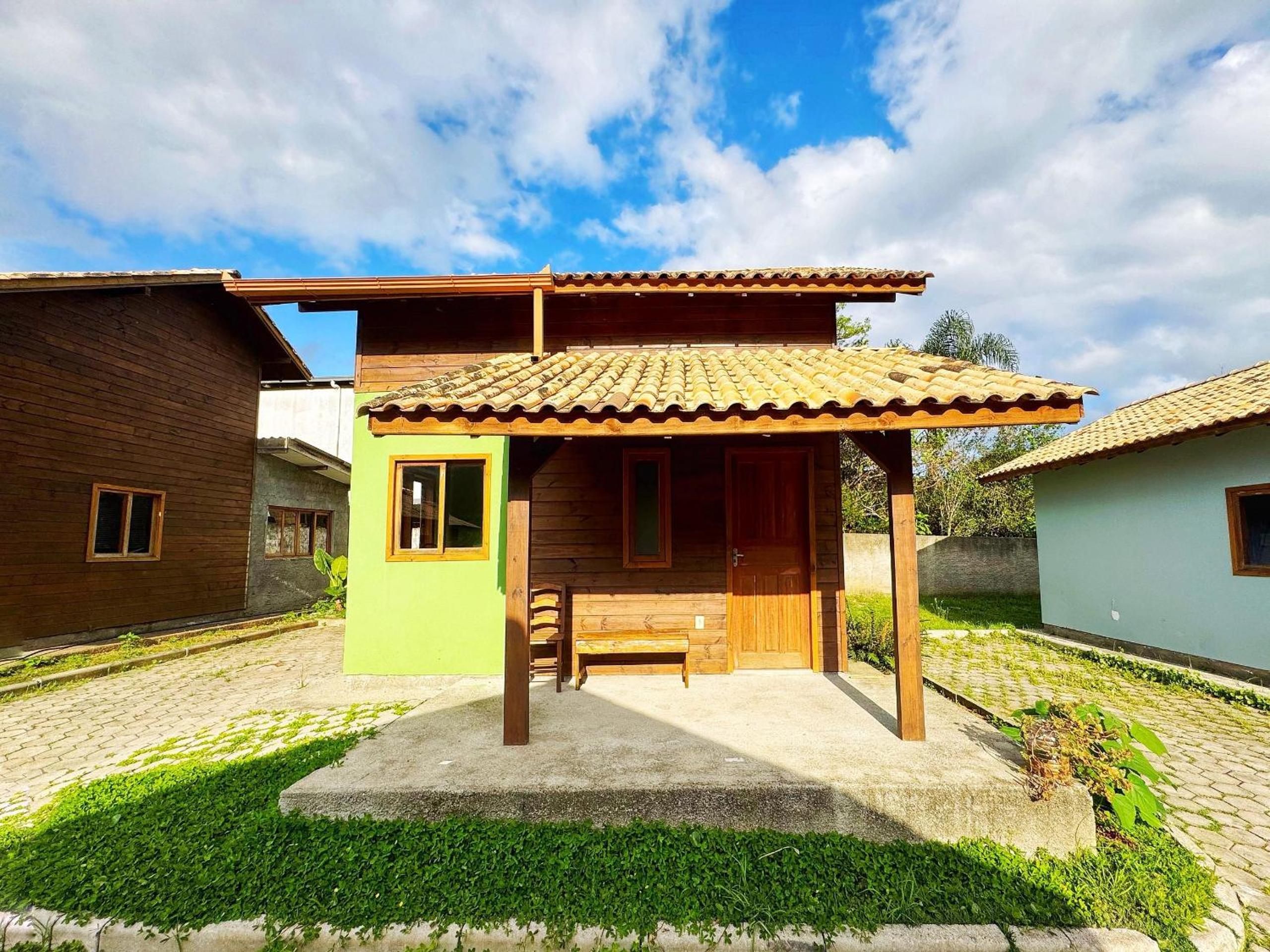 Cabanas aconchegantes. Desfrute da natureza e praia