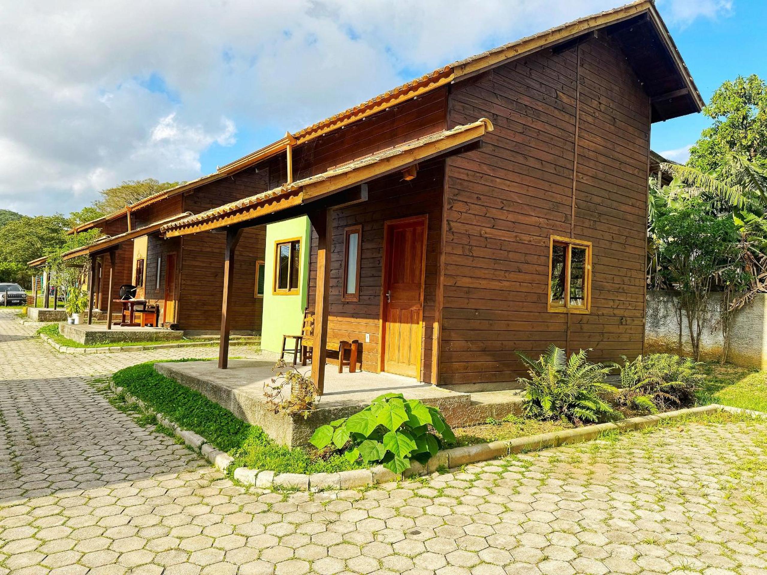 Cabanas aconchegantes. Desfrute da natureza e praia