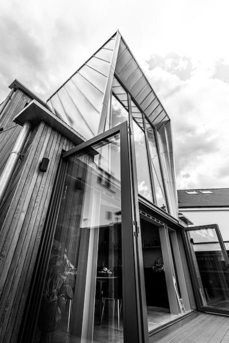 'Skyline' - Award Winning, Grand Designs House near Bicester Village view 4