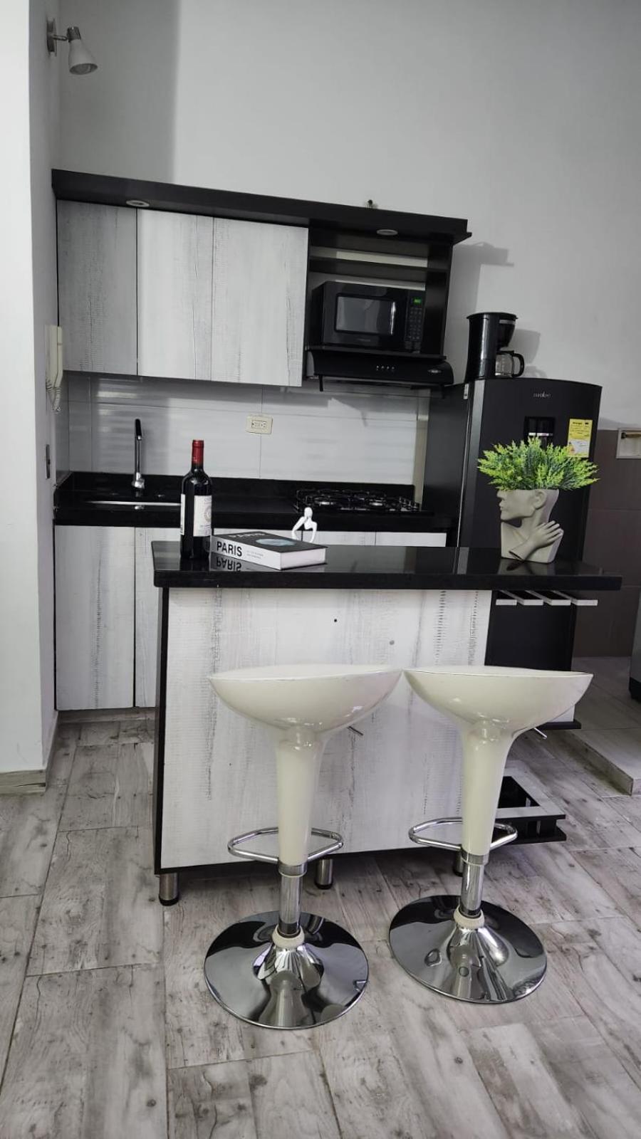 moderno y nuevo aparta estudio en Laureles