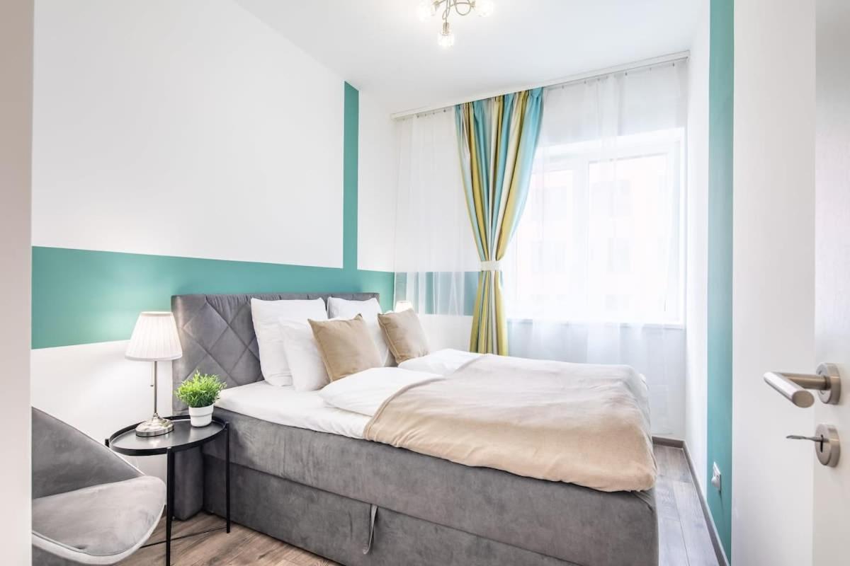 Brand NEW - Modern & Comy At River