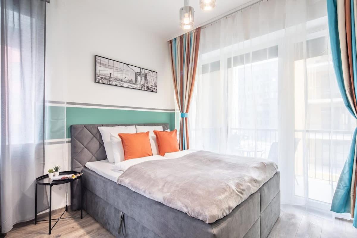 Brand NEW - Modern & Comy At River