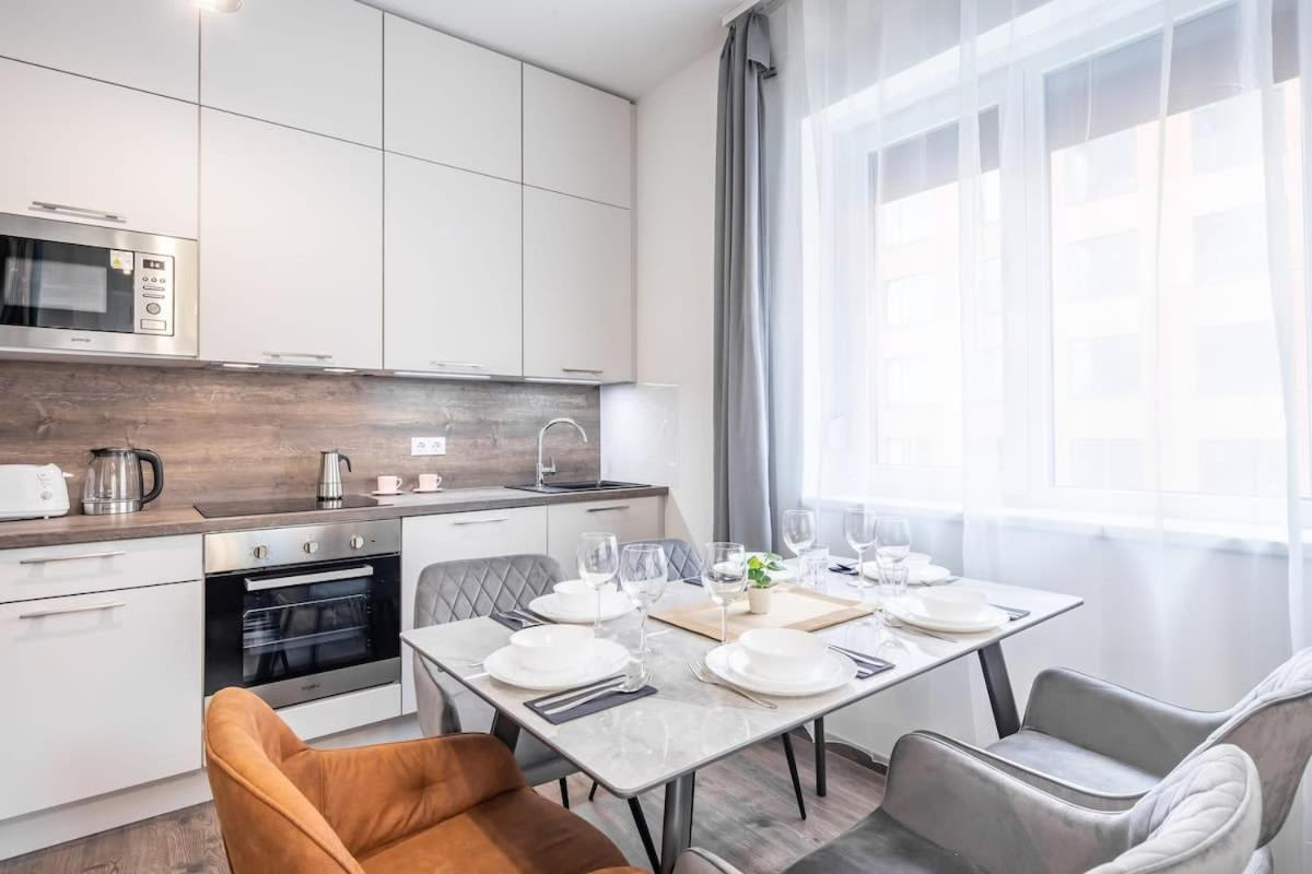 Brand NEW - Modern & Comy At River