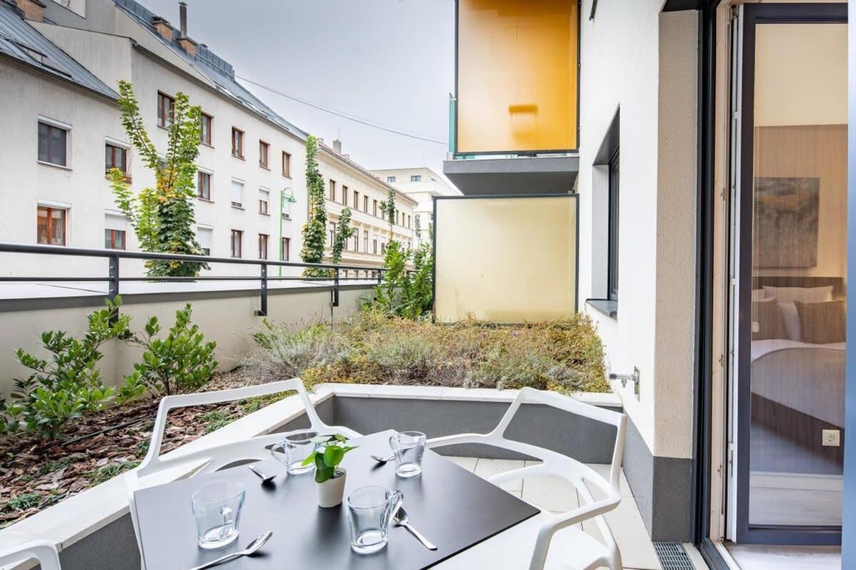 Terrace Garden - Free Parking - New and Cozy view 3