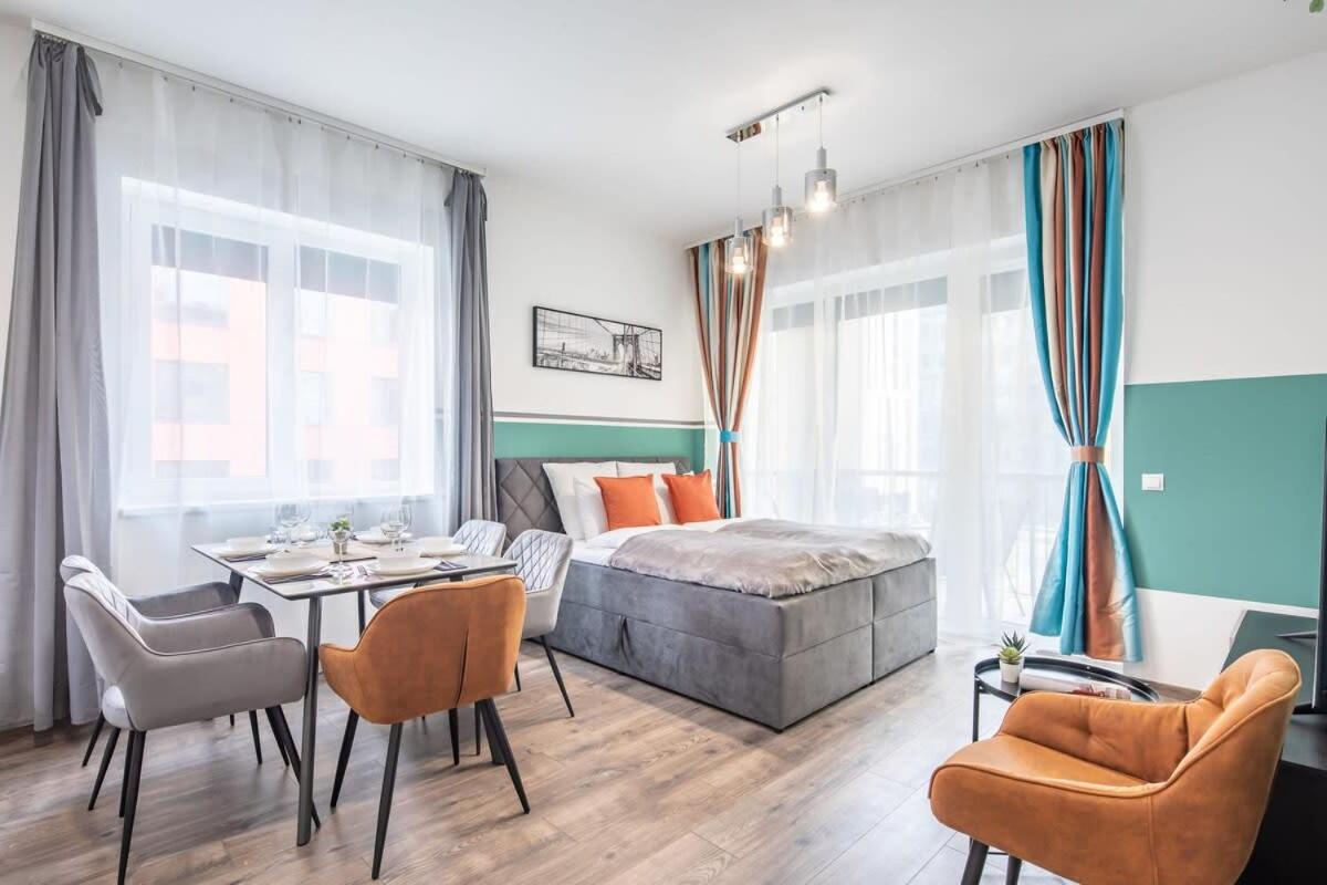 Brand NEW - Modern & Comy At River