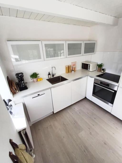 Unique and Charming 2 Bedroom Apartment with Free Parking