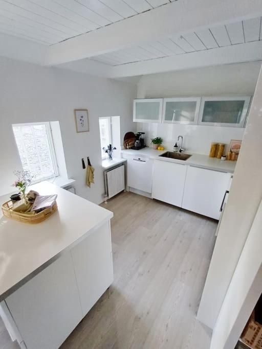Unique and Charming 2 Bedroom Apartment with Free Parking