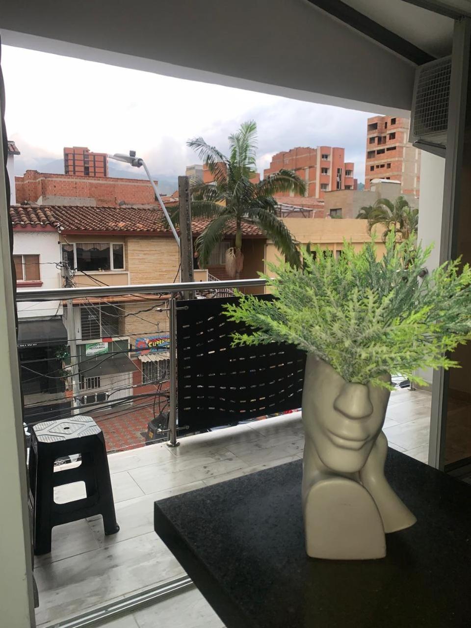 moderno y nuevo aparta estudio en Laureles