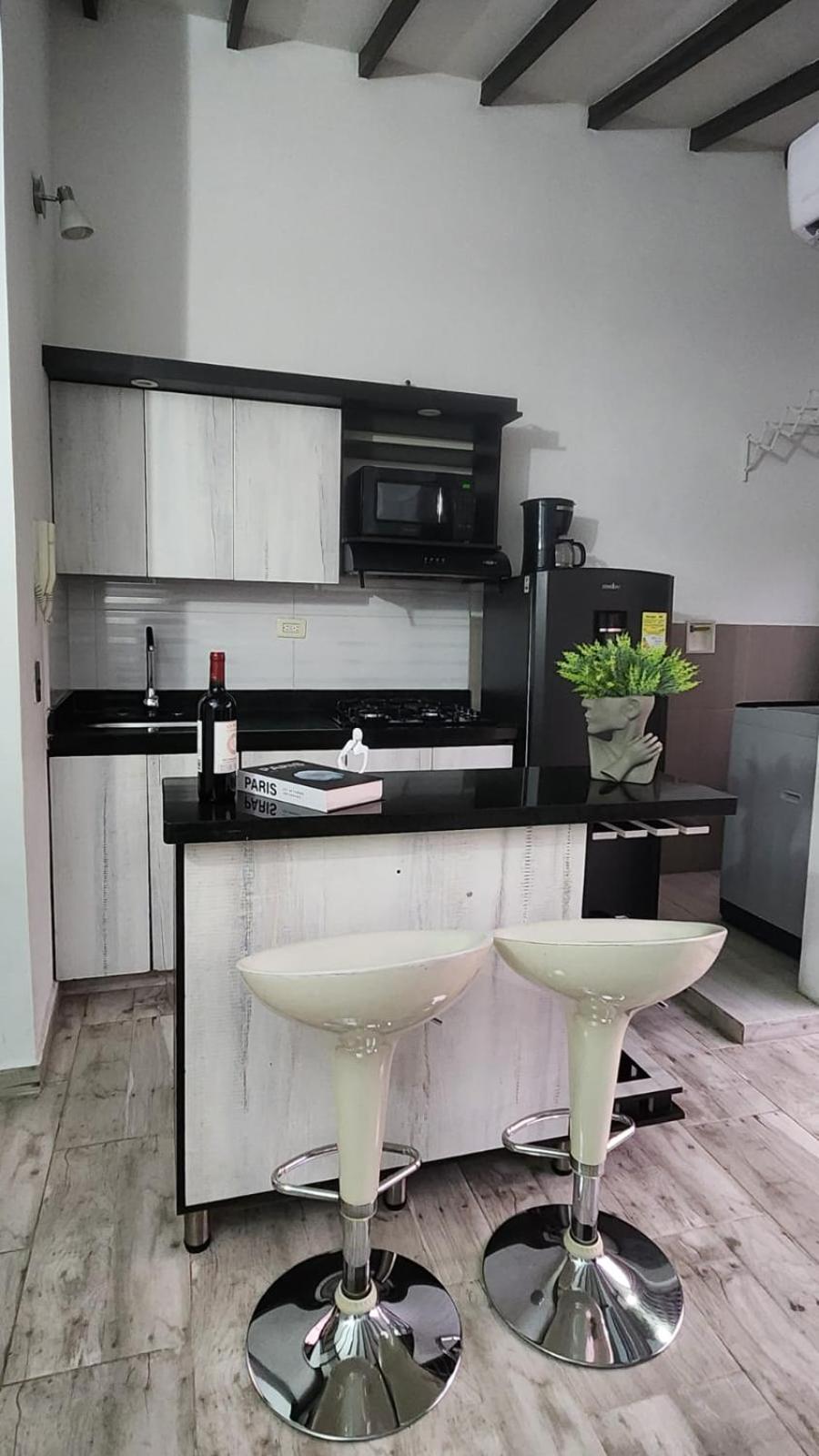 moderno y nuevo aparta estudio en Laureles