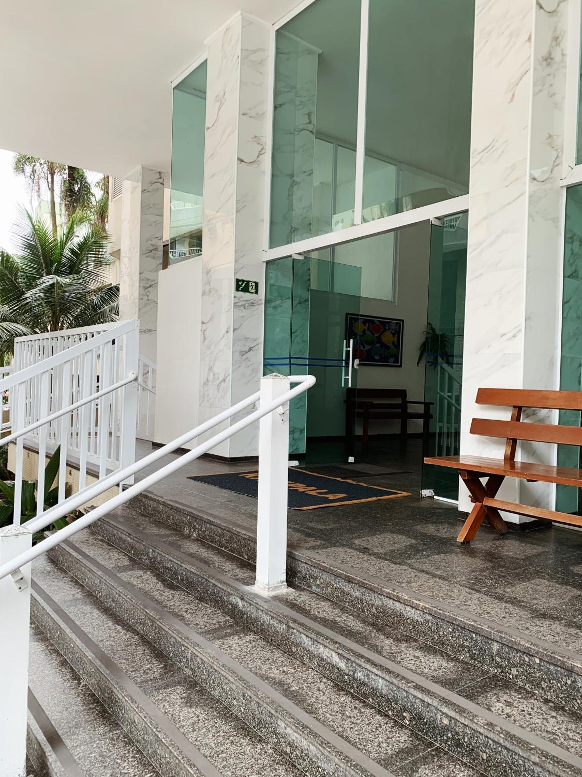 Apê Moderno a 100m da Praia - Último Andar com Vista para a Natureza