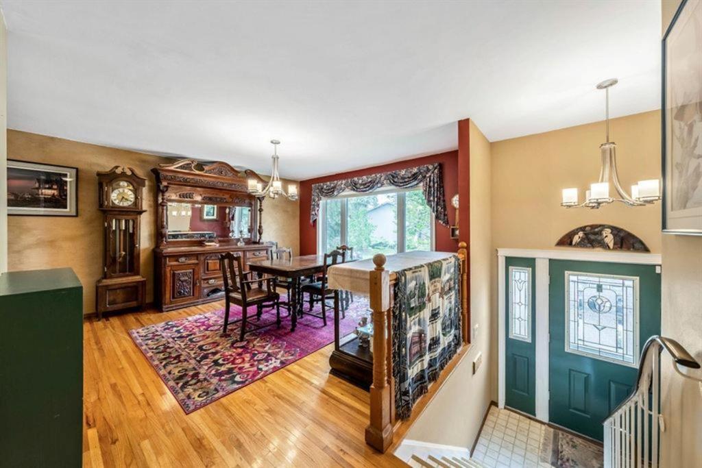 Beautiful Room Close to Mall