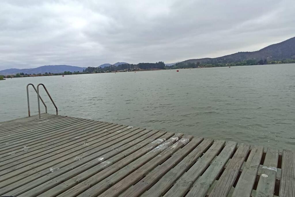 Linda cabaña con salida al Lago Rapel