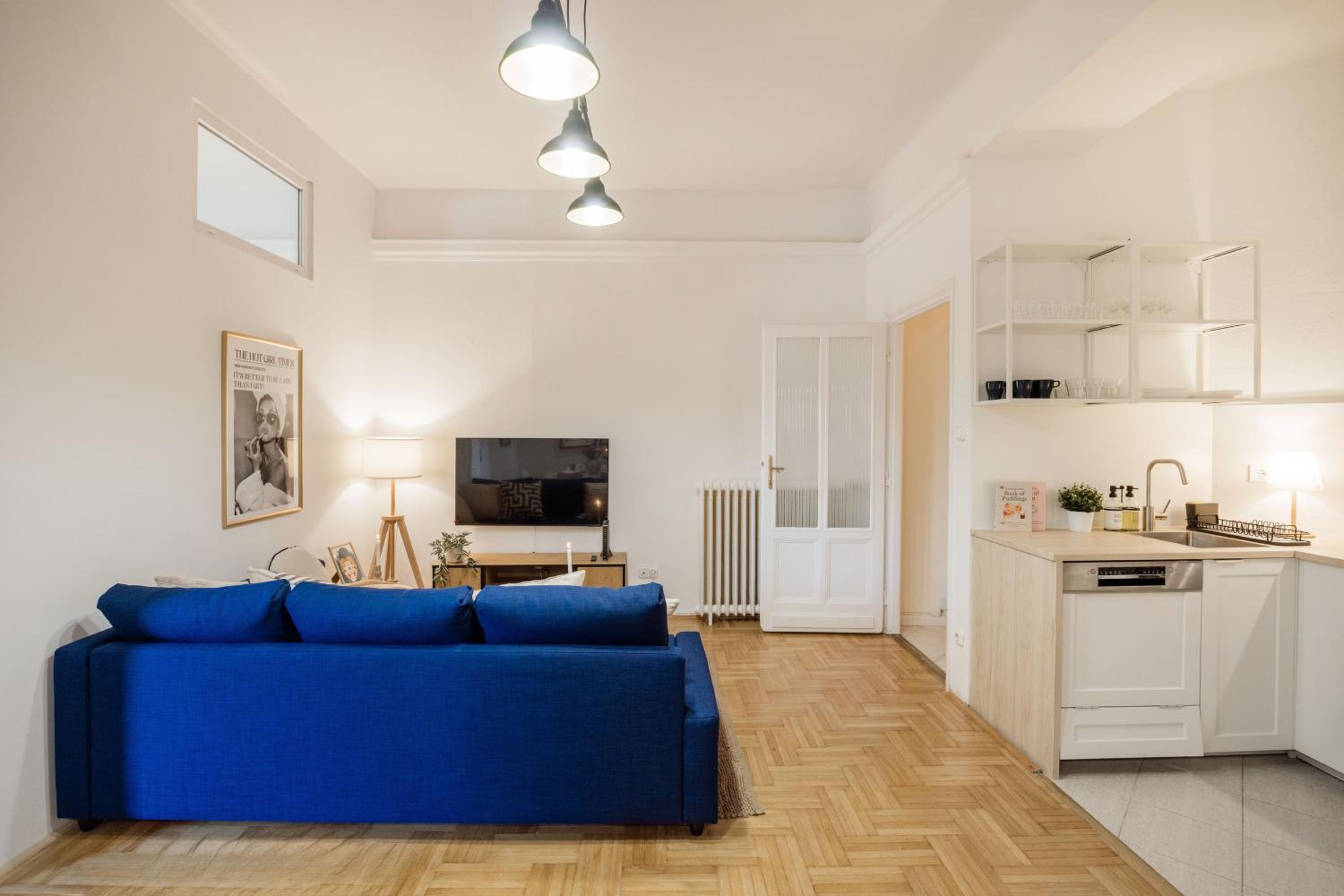 Magnificent 3BR with Balcony by Dohany Synalogue view 2