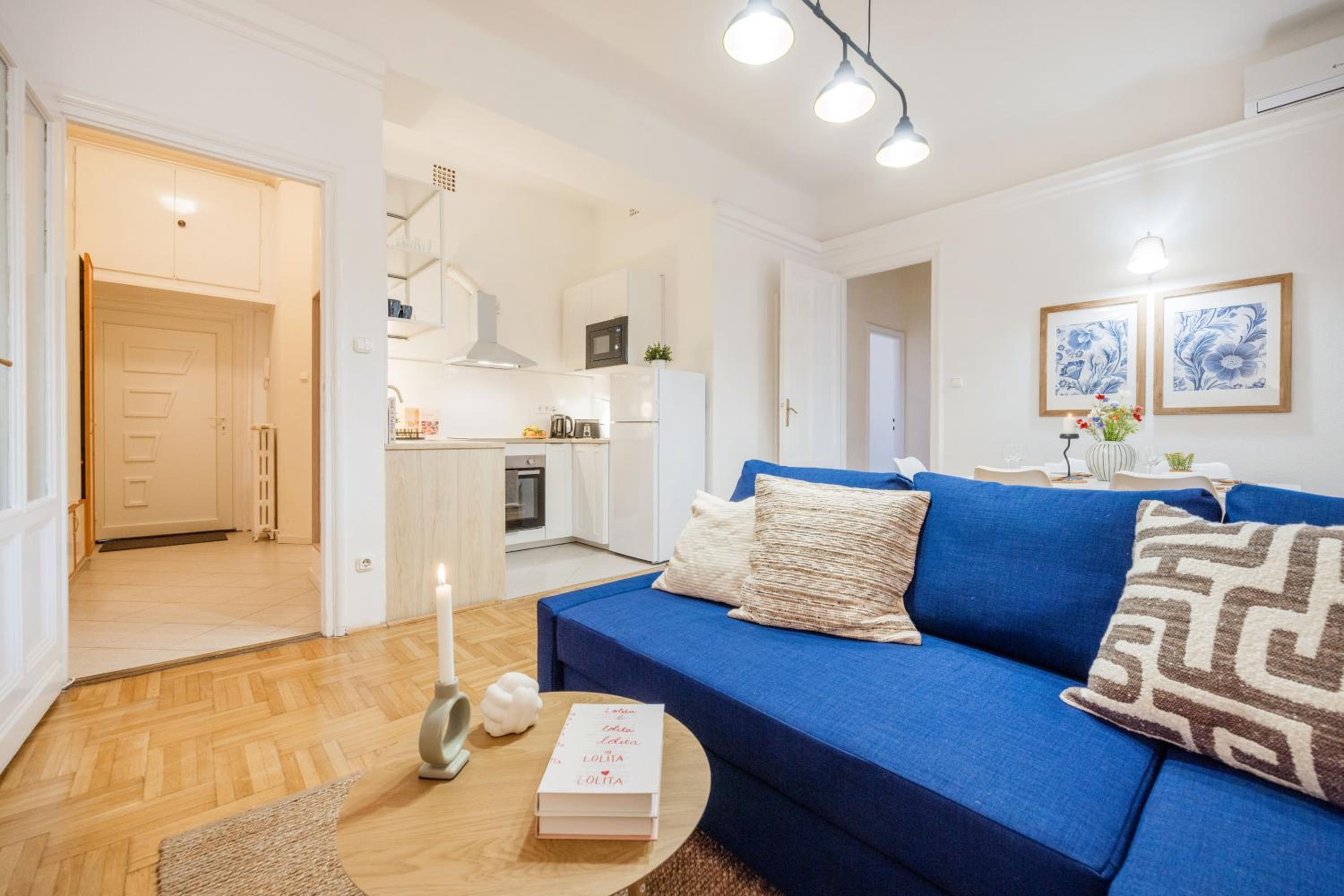 Magnificent 3BR with Balcony by Dohany Synalogue view 4