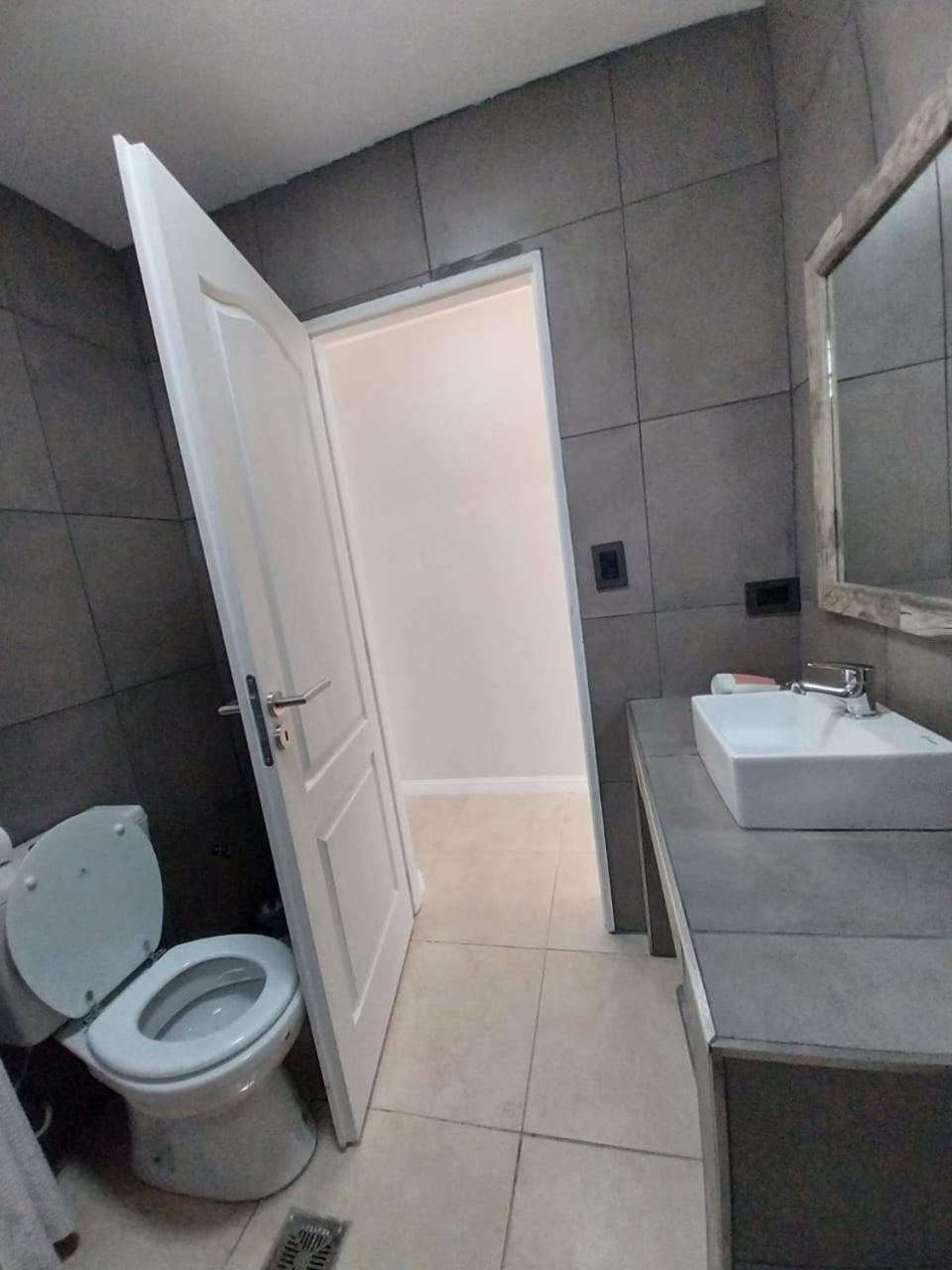 Laguna Aparts 1