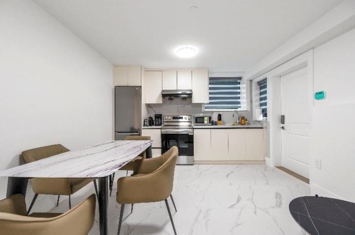 Private 2BD Basement Suite in Vancouver Westside