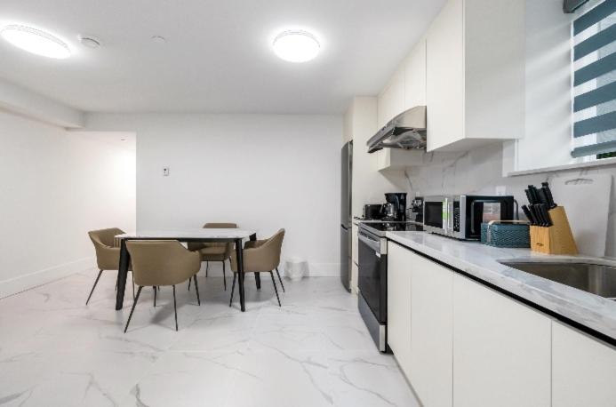 Private 2BD Basement Suite in Vancouver Westside