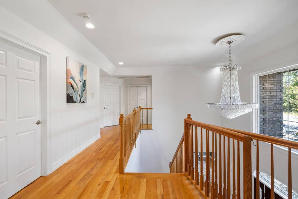 Elegant Home 7BRs, Game Room, Luxury Yard, Pool view 5