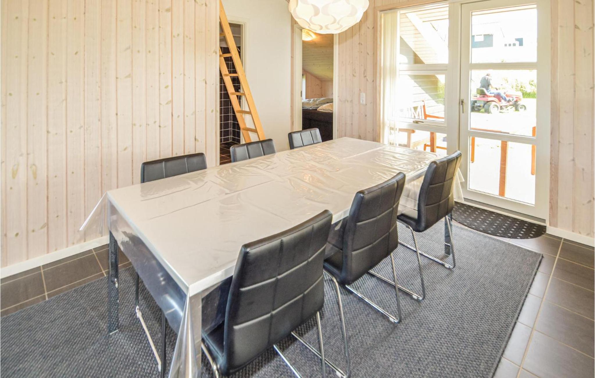 Three-Bedroom Holiday Home In Lokken view 3
