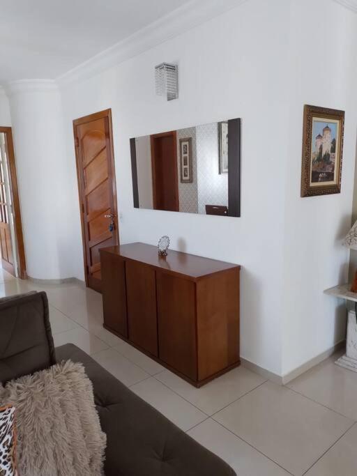 Apto Encantador c 2 Suites a Beira Mar no Guaruja