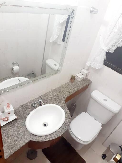 Apto Encantador c 2 Suites a Beira Mar no Guaruja
