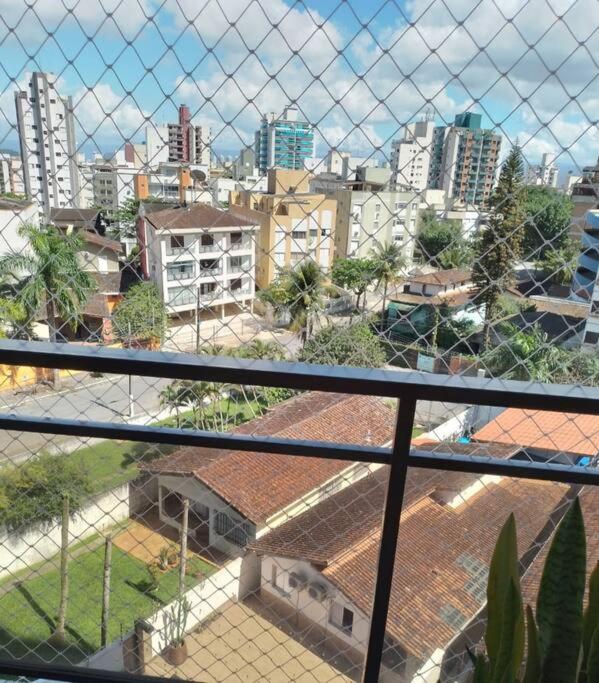 Apto Encantador c 2 Suites a Beira Mar no Guaruja