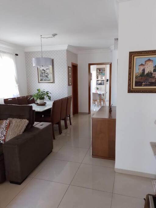 Apto Encantador c 2 Suites a Beira Mar no Guaruja