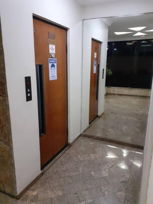 Apto Encantador c 2 Suites a Beira Mar no Guaruja