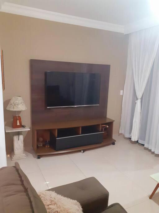 Apto Encantador c 2 Suites a Beira Mar no Guaruja