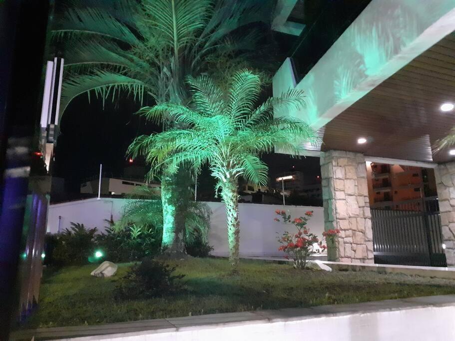 Apto Encantador c 2 Suites a Beira Mar no Guaruja