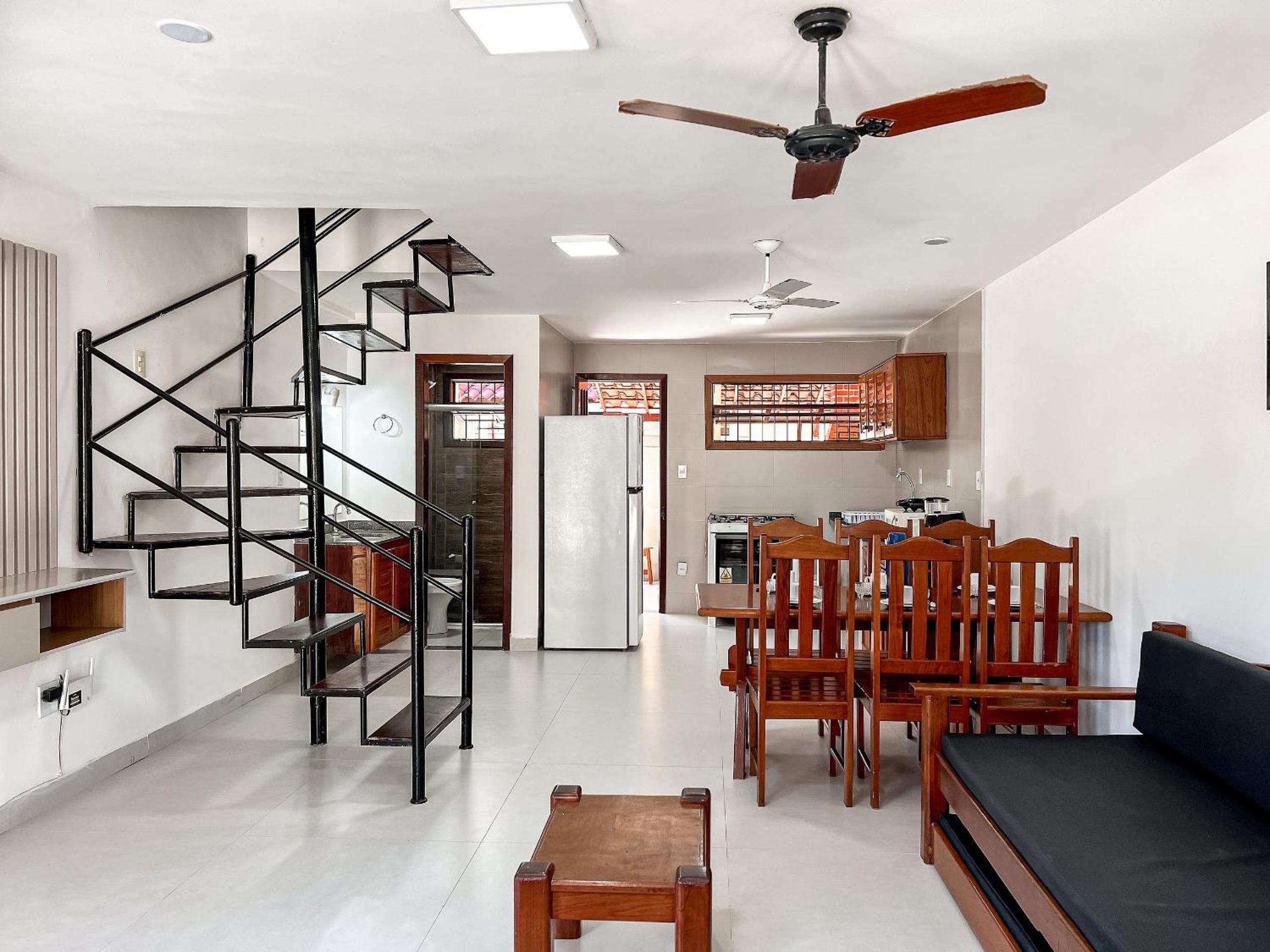 Casas com 2 suítes (ambas com ar split) e internet privativa 300MBPS, no Residencial Village do Bosque, condomínio com quiosques com churrasqueiras , pisci