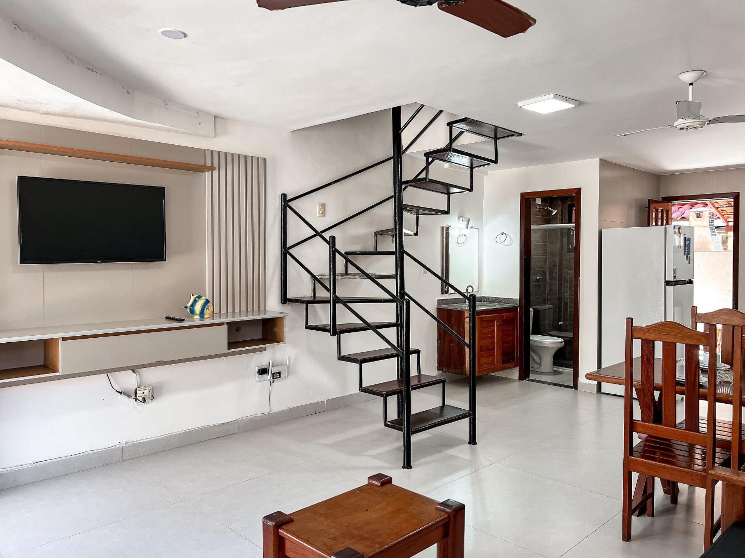 Casas com 2 suítes (ambas com ar split) e internet privativa 300MBPS, no Residencial Village do Bosque, condomínio com quiosques com churrasqueiras , pisci